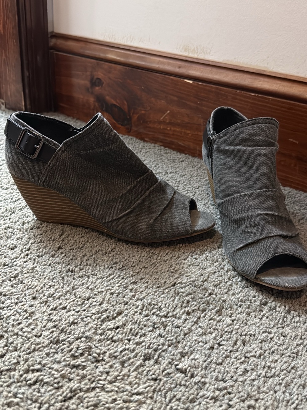 Womens Gray Open-Toe Wedge Booties